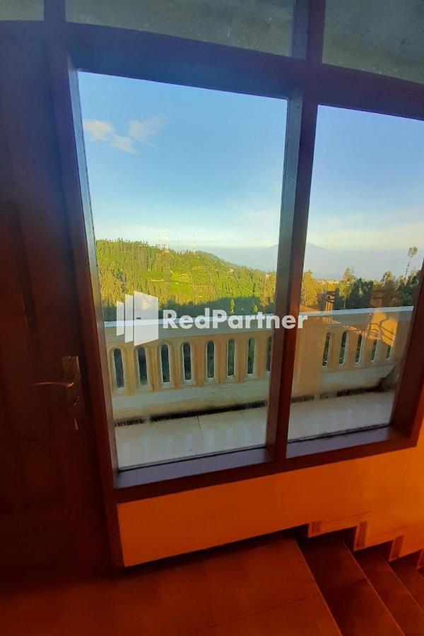 Bromo Indah Lestari Homestay RedPartner Pasuruan Extérieur photo
