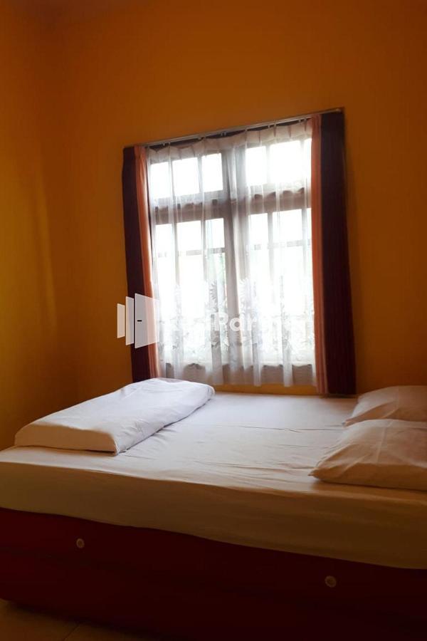 Bromo Indah Lestari Homestay RedPartner Pasuruan Extérieur photo