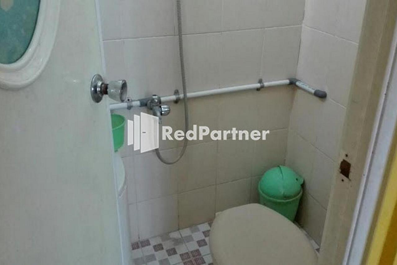 Bromo Indah Lestari Homestay RedPartner Pasuruan Extérieur photo
