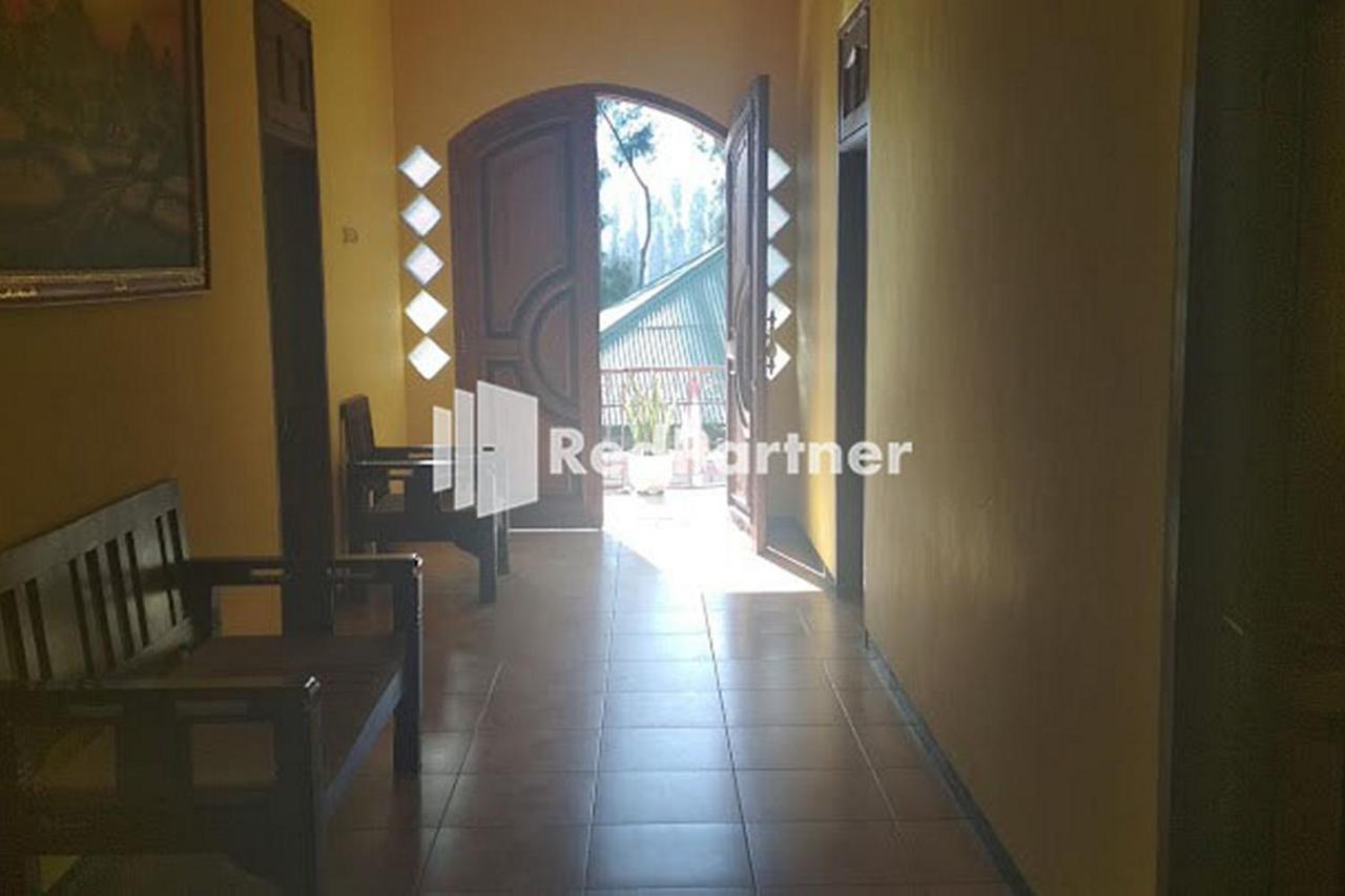 Bromo Indah Lestari Homestay RedPartner Pasuruan Extérieur photo