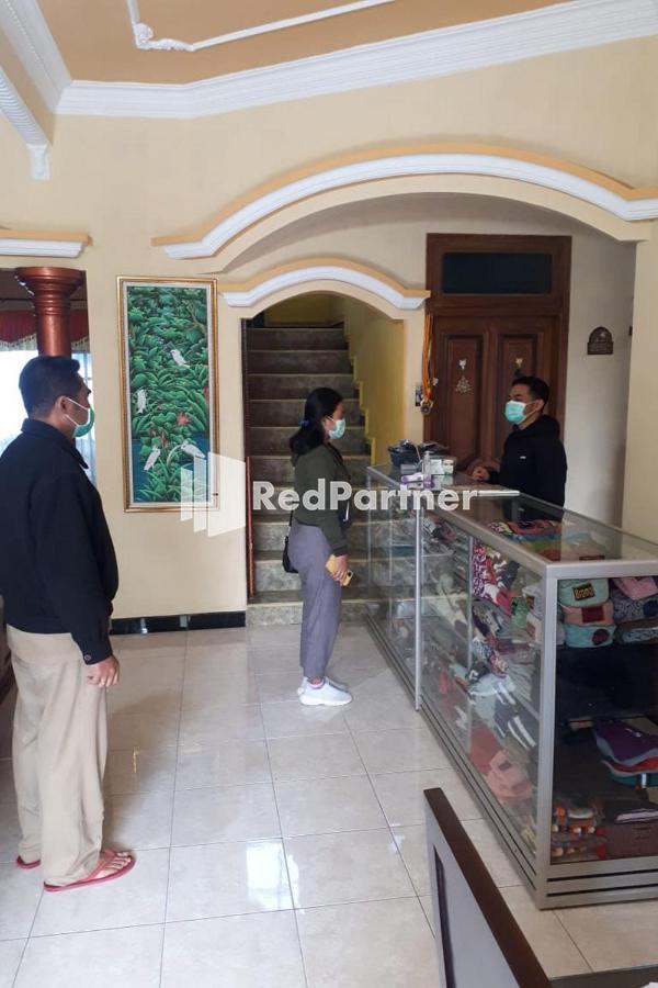 Bromo Indah Lestari Homestay RedPartner Pasuruan Extérieur photo